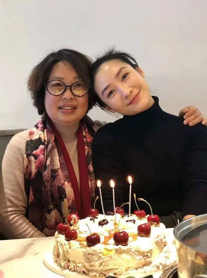 陶昕然8岁女儿首次公开亮相