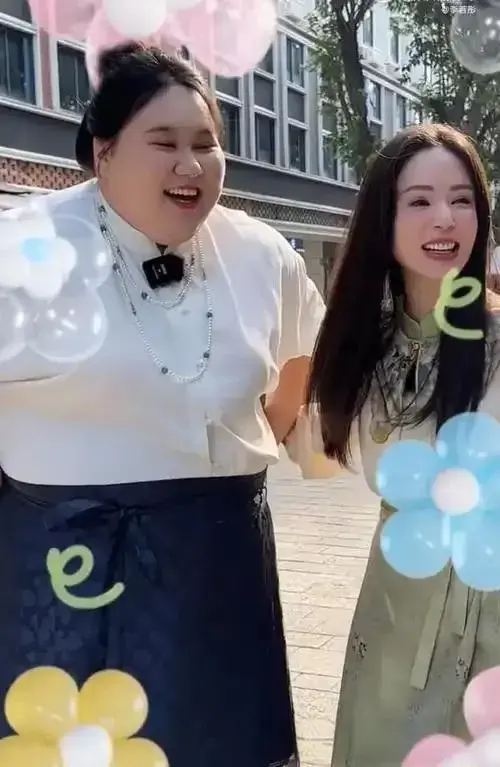 李若彤和李雯雯穿马面裙同框
