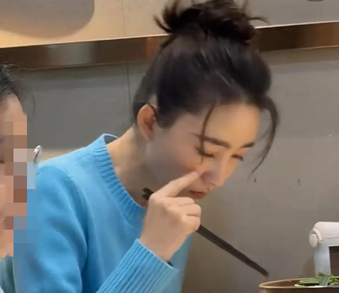 王丽坤离婚风波后首现身