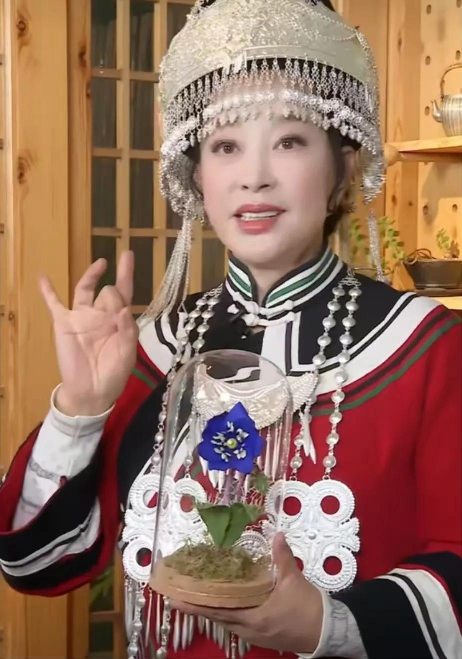 74岁刘晓庆称要每天坚持晨跑