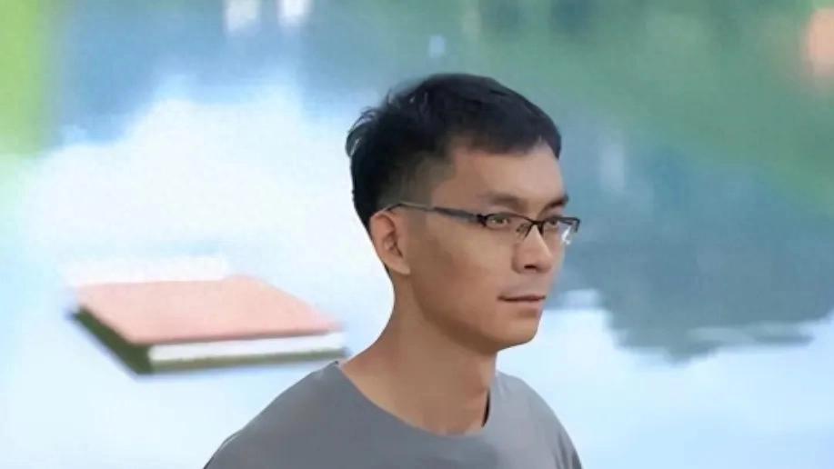 唐尚珺35岁读大一