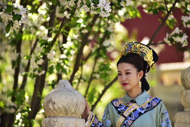 蒋欣歪嘴拍完华妃后改不回来了