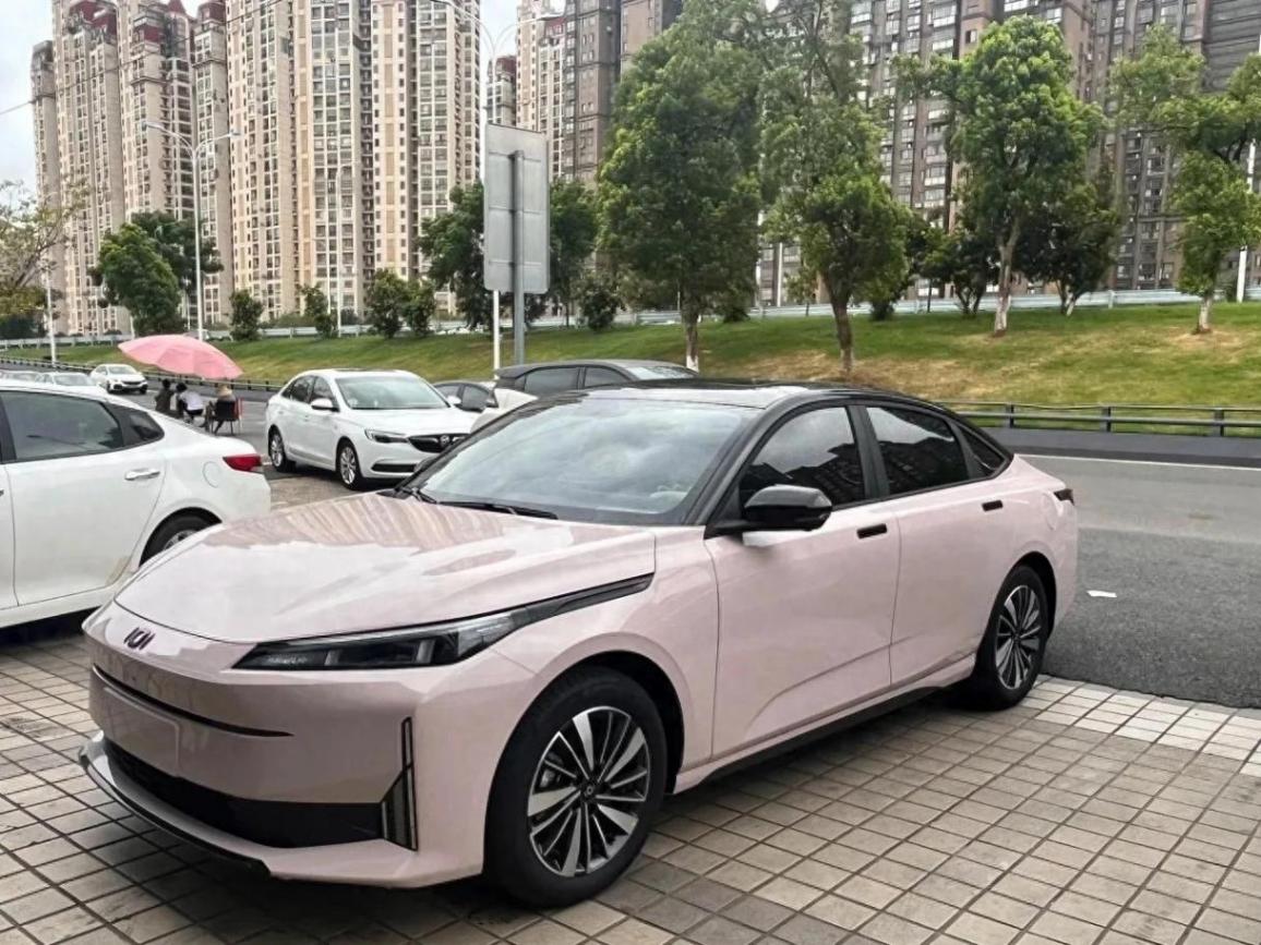 8万买插混轿车五菱星光和长安启源真香版怎么选不后悔?