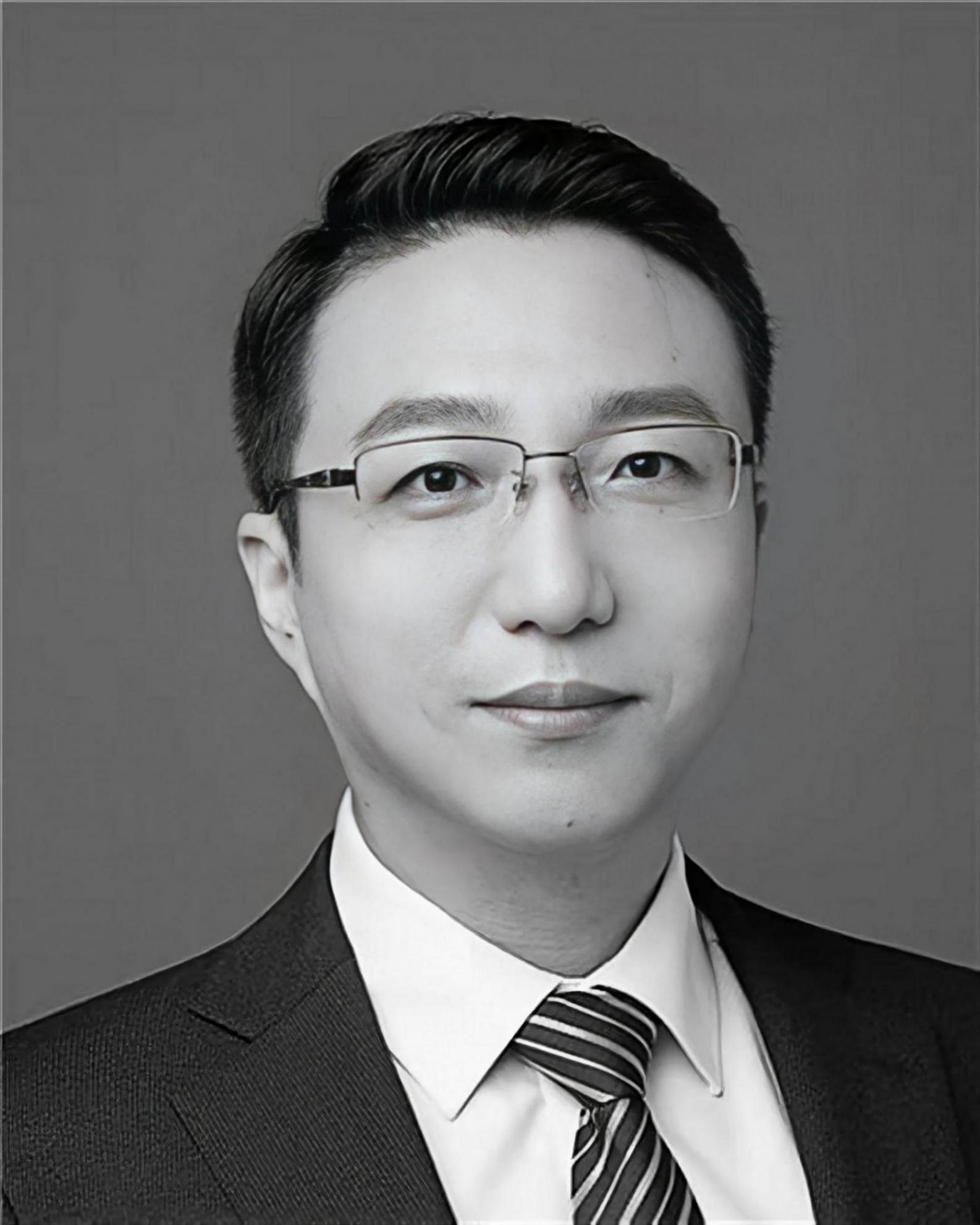 46岁律师心梗去世 20天前还在领奖