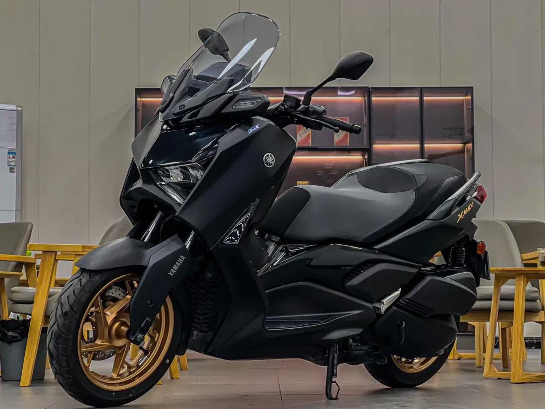 雅马哈XMAX300和本田佛沙350终于挺不住,部分经销商已降到3万多