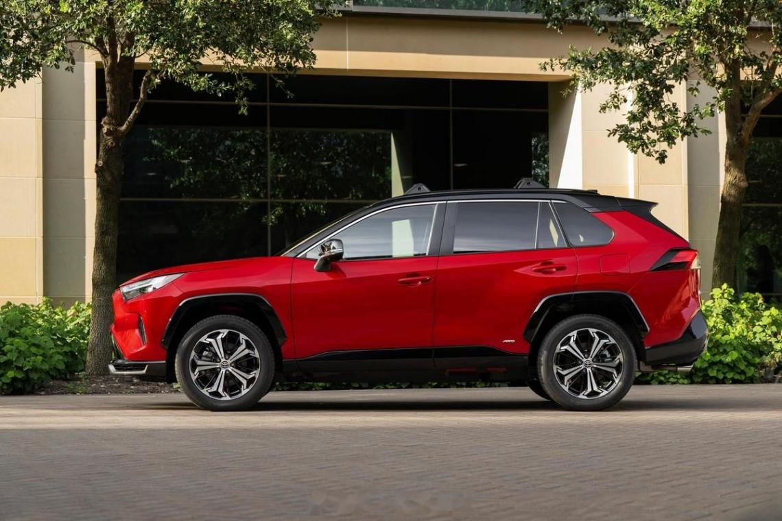不愧是全球销量第一的SUV!第六代RAV4荣放震撼登场 2.5L油电混动